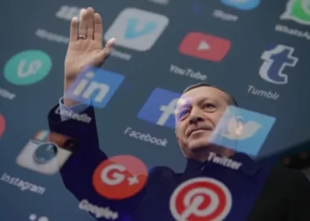 Saray fişledi, yargısı harekete geçti: 385 sosyal medya hesabına engel