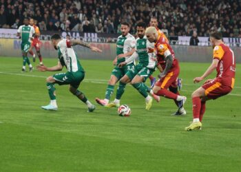 Galatasaray deplasmanda yıkıldı, zirve yolunda büyük yara aldı