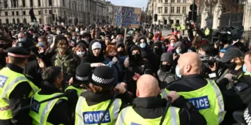 İngiltere’de 1 milyon kişi ırkçılığa karşı yürüdü