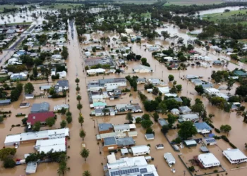 Queensland’de binlerce kişi tehlike altında