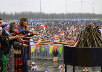 Nevruz kutlamasından iktidara mesaj:Demokratik Cumhuriyeti hep beraber inşa edeceğiz