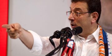 Mahkeme Başkanı ile İmamoğlu arasında gerilim çıktı:Hakim’den salonu boşaltma kararı