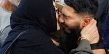 Ortadoğu’da mahsur kalan Avustralyalılar için tahliye süreci başladı: ilk kafile Sydney’e ulaştı