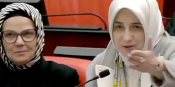 ‘Antrikotlu ve enginarlı’ iftar menüsünü savunan AKP’li Özlem Zengin:Akşama peynir ekmek yiyelim, hiç fark etmez