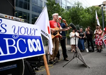 ABC çalışanları greve gitti