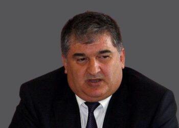 KHK ile ihraç edilen eski savcı Şadan Sakınan evinde gözaltına alındı