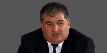 KHK ile ihraç edilen eski savcı Şadan Sakınan evinde gözaltına alındı