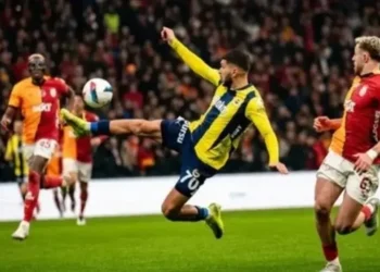 Dev derbinin galibi Galatasaray: Fenerbahçe ile puan farkı 7’ye çıkardı