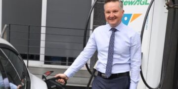 ‘Panikle yakıt alanlar krizi tetikliyor’ diyen Bakan Bowen: 50 yakıt gemisi yolda, haziran riskli