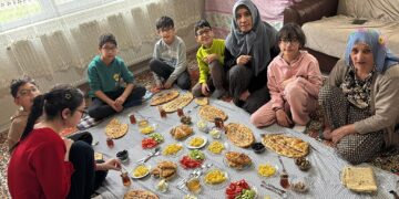 KHK’lı Nurcan Arslan tahliye edildi: Yıllar sonra 6 çocuğu ile aynı sofrada