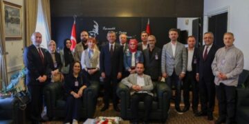 CHP Genel Başkanı Özgür Özel, KHK’lılarla biraraya geldi