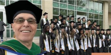 Zulüm nedeniyle ABD’ye göç eden KHK’lı Prof.Dr. Adam: “Bizi kaybettiler, dünyaya kazandırdılar”