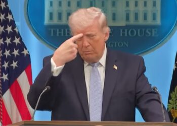 ‘İran’ı yok edeceğiz’ diyen Trump, ateşkesi kabul etti: Saldırıları askıya aldım