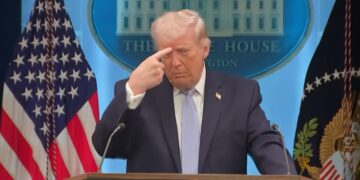 ‘İran’ı yok edeceğiz’ diyen Trump, ateşkesi kabul etti: Saldırıları askıya aldım