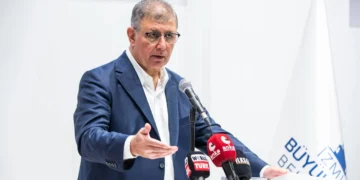 CHP’li Belediye Başkanı Cemil Tugay:“Mülkiyeti 100 yıldır belediyedeki binayı olmayan bir vakfın üzerine geçirdiler!”