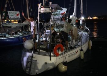 İsrail donanması Gazze’ye yardım filosunu Yunanistan açıklarında kuşattı