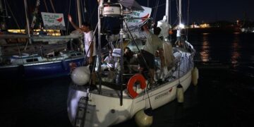 İsrail donanması Gazze’ye yardım filosunu Yunanistan açıklarında kuşattı