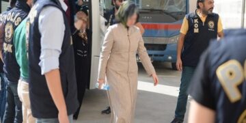 KHK’lılara ev baskını: Dört öğretmen, iki asker ve bir polis tutuklandı