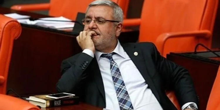 Mehmet Metiner, "Doğrusu vize vermeyeceklerini tahmin ediyordum. Yanılmadım. Buna rağmen test etmek amacıyla başvuruda bulundum" iddiasında bulundu.