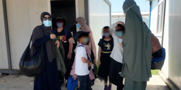IŞİD kampında kalan 4 kadın 9 çocuk yoğun güvenlik altında Avustralya yolunda