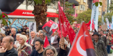 İstanbullular CHP için sokakta: “Saray’ın fermanını yırtıp atacağız”