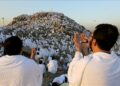 Yüz binlerce Müslüman Arafat’ta duaya durdu