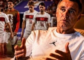 Efsane futbolcu Hakan Şükür: Milli takım birilerinin takımı hâline getirildi