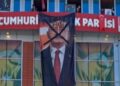 CHP Malatya İl Binası’nda gerginlik: ‘Hain Kemal’ pankartı asıldı