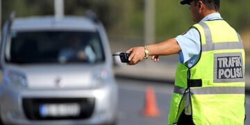 Kaymakamın sürücüsünün aracında uyuşturucu taşıyan polis tutuklandı