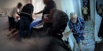973 kişiden 704’ü gözaltında: Öğretmen, doktor, avukat ve akademisyenlere kelepçe