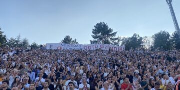 ODTÜ’de mezuniyetinde Gökhan Özoğuz yuhalandı, rektör konuşamadı