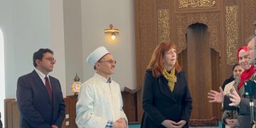 Kuba Camiinden ziyaret eden Vali Gardner’dan Selimiye Vakfı’na takdir: “Birlikte kurmak istediğimiz toplum tam da budur”