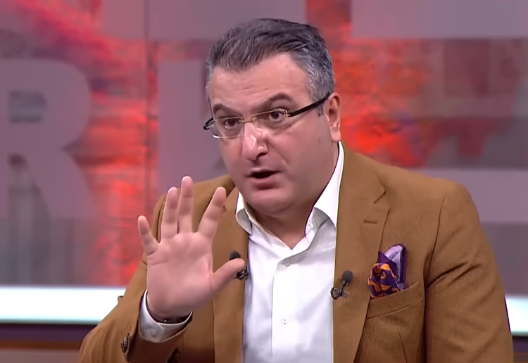 İstanbul Cumhuriyet Başsavcılığı, yandaş yazar Cem Küçük’ün gözaltına alındığını açıkladı.