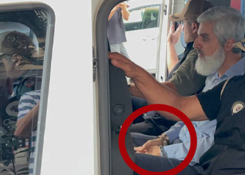 Kuytul Hoca, hakkında gözaltı kararı olmadan kelepçelendi: Kızları gözyaşını tutamadı