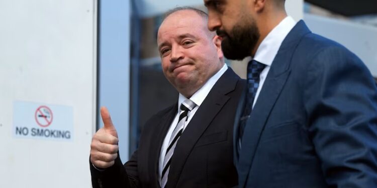 Ahmed Al Ahmed hakkındaki aile içi şiddet kapsamındaki saldırı ve tehdit suçlamaları düşürüldü.