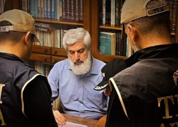 İki avukatı da gözaltına alınan Alparslan Kuytul, avukatsız ifade verecek