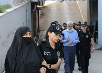 Rejim yargısı karar verdi:Mahkemede “Bizi susturmak istiyorlar” diyen Kuytul Hoca ve eşi tutuklandı