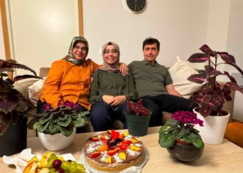İsmet Özçelik’in kızı “Babamın Malezya’dan kaçırılması tarifsiz acılar yaşattı ama sürgün hayatı bana çok kapı açtı”