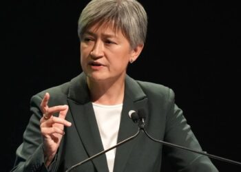 İsrail’e tepki gösteren Dışişleri Bakanı Wong: “Avustralya öfkeli”