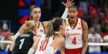 Pes etmediler:İtalya’yı deviren Türkiye Voleybol Takımı, Avrupa Şampiyonu oldu
