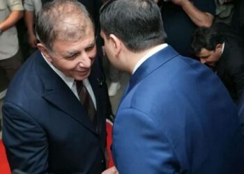 Cemil Tugay, “İpliğini pazara çıkaracağım”dediği AKP’li Vekili kapıda karşıladı