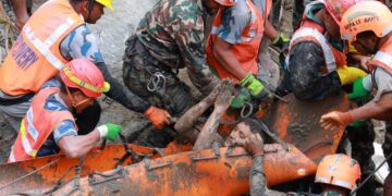 Nepal’de 9 gün sonra mucize kurtuluş: Avustralyalı uzmandan teknik destek